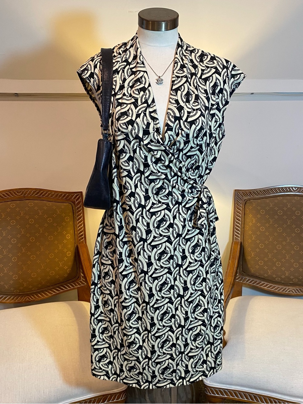 Vintage 90s BCBG Boho Geometric Wrap Dress Fan Pattern Asian Size M/L